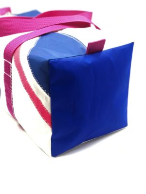 Sporttasche M weiß- Royal blau Seite rechts
